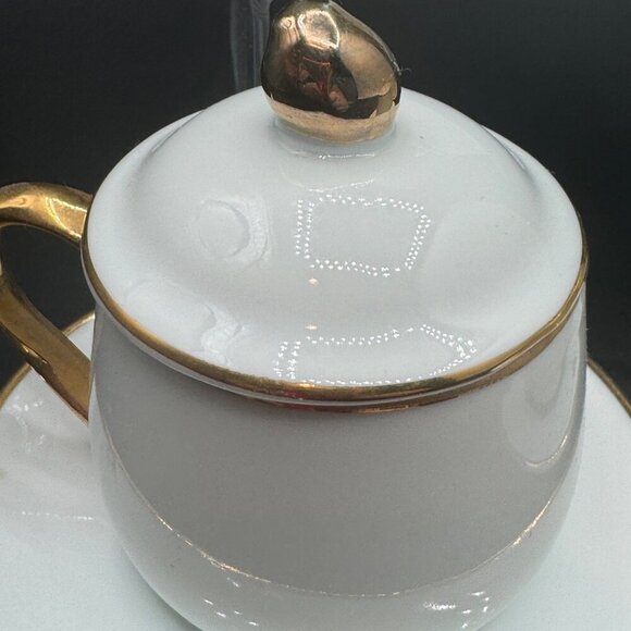 Vintage  Andrea by Sadek De Creame Demitasse Tea Cups with Lids Gold Trim - Picture 7 of 10